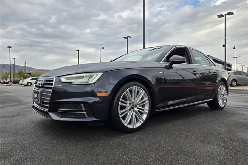 2017 Audi A4 Premium Plus photo 1