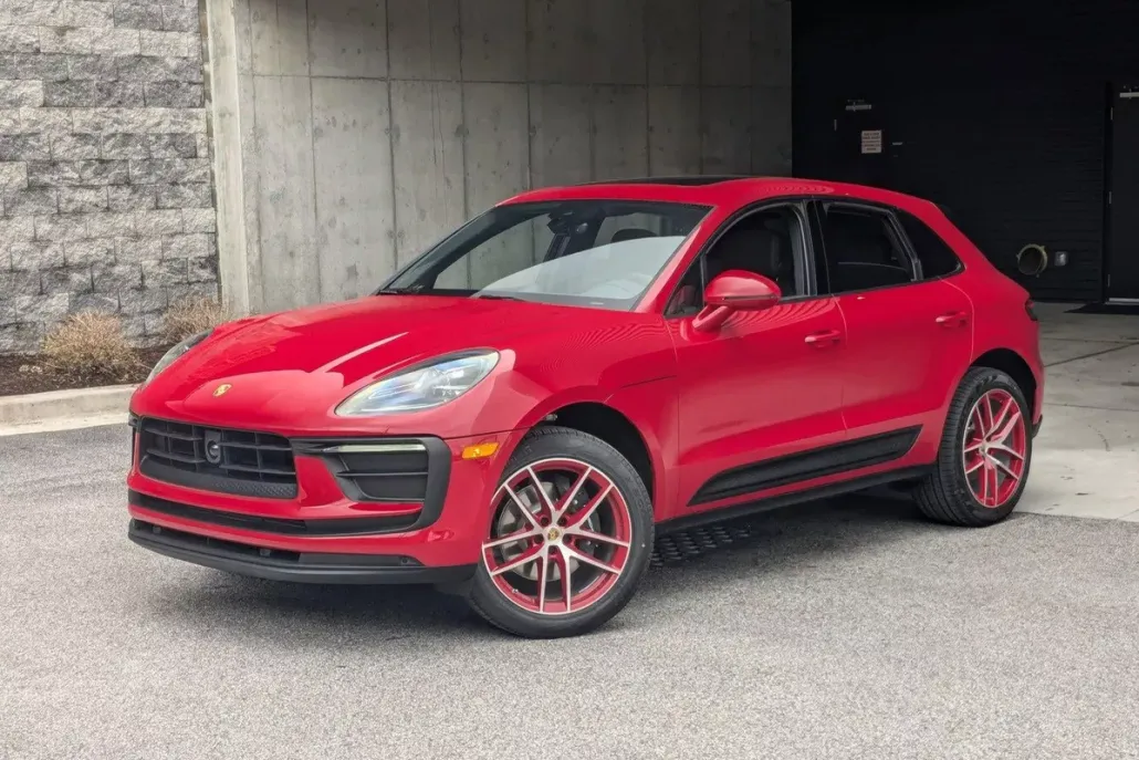 2025 Porsche Macan S photo 1