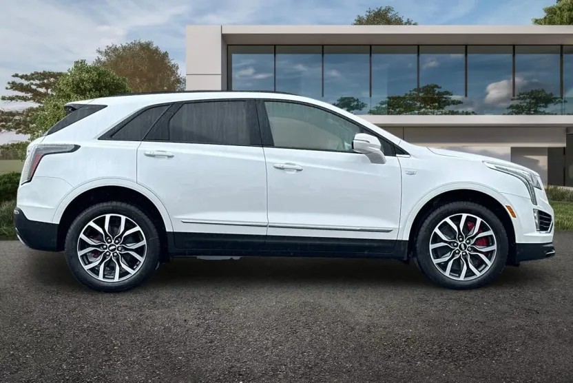 2025 Cadillac XT5 Sport photo 1