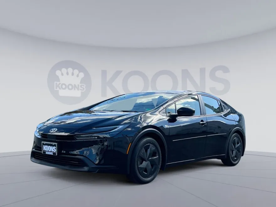 2026 Toyota Prius LE photo 1