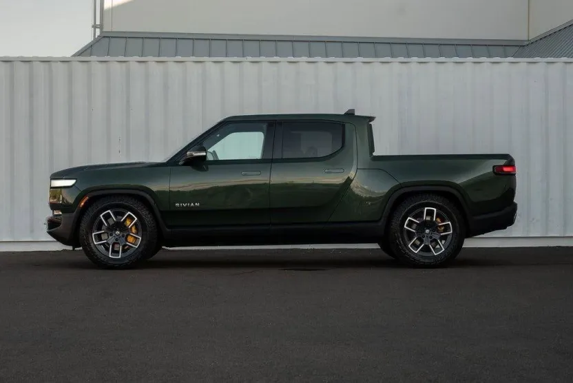 2022 Rivian R1T Adventure photo 1