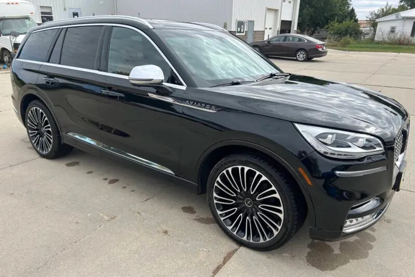 2020 Lincoln Aviator Black Label photo 1