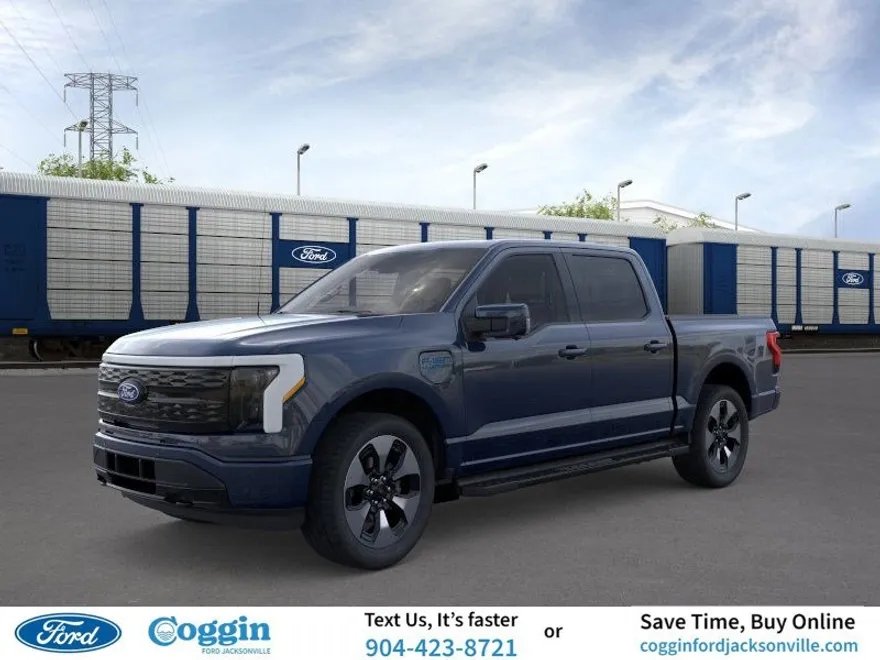 2025 Ford F-150 Lightning Platinum photo 1