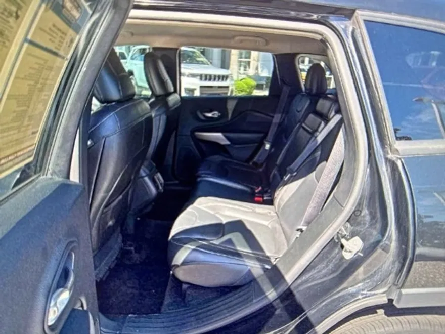 2018 Jeep Cherokee Limited photo 1