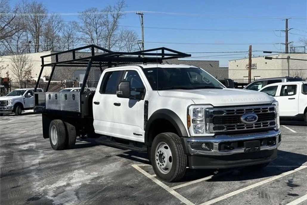 2024 Ford F-450 photo 1