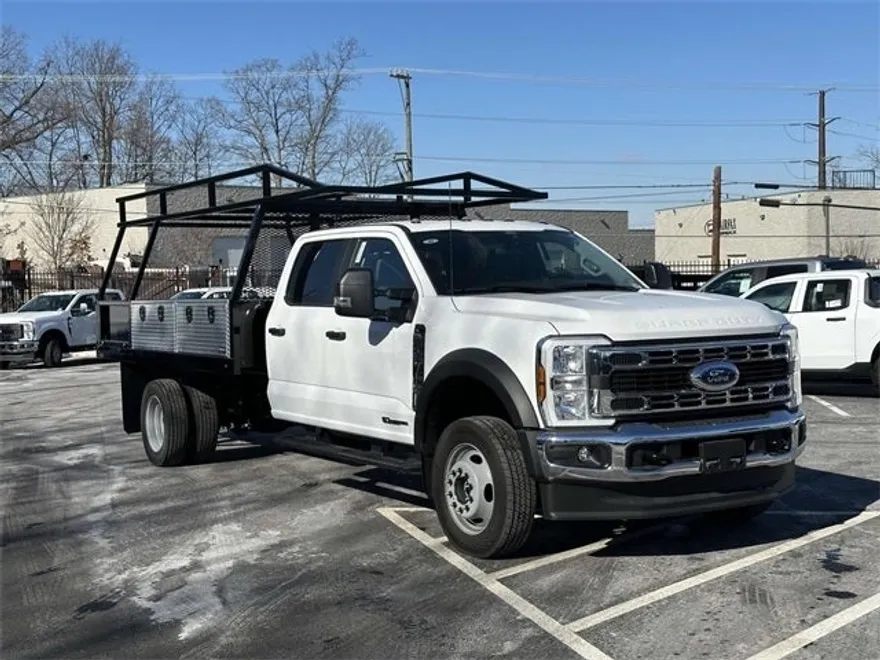 2024 Ford F-450 photo 1