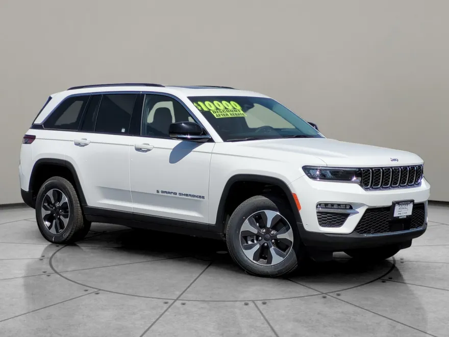 2024 Jeep Cherokee 4xe Base photo 1