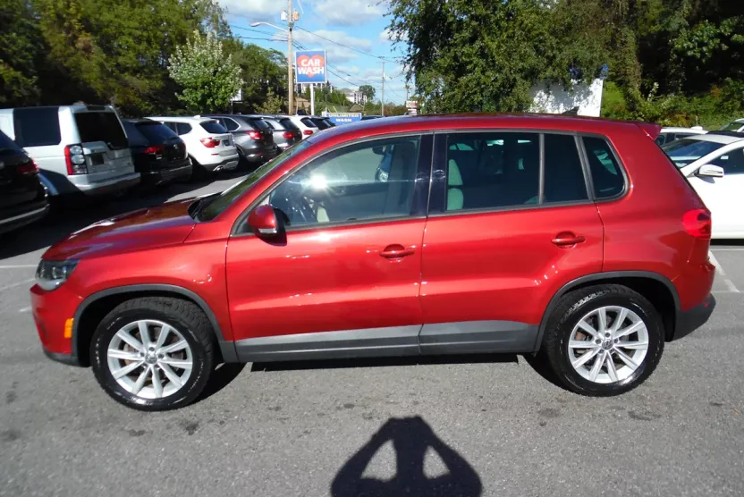 2014 Volkswagen Tiguan SE photo 1