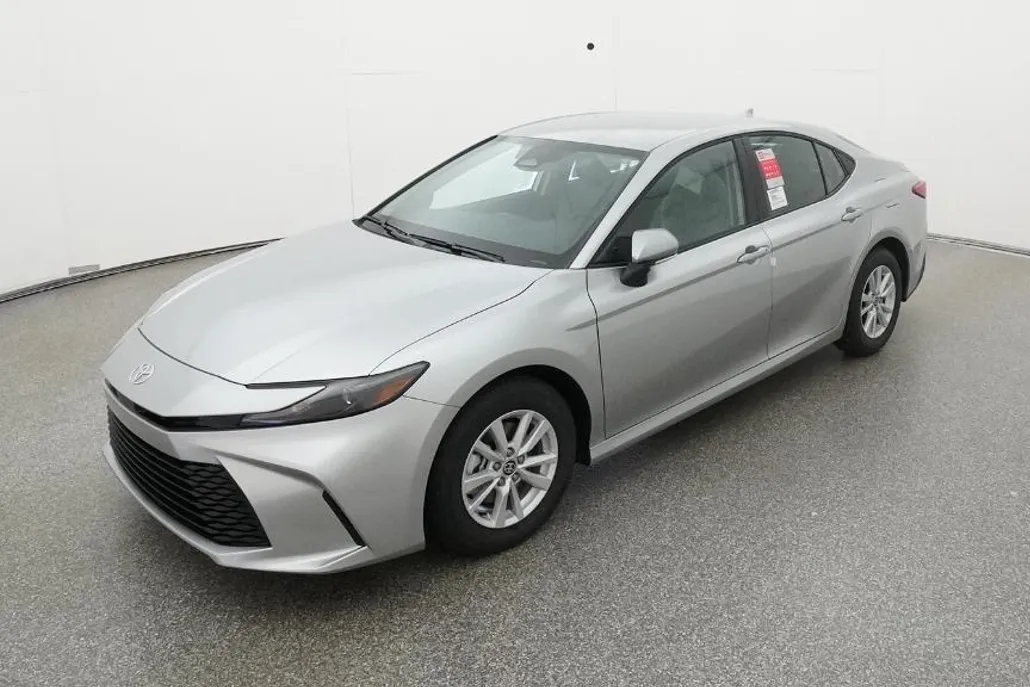 2026 Toyota Camry LE photo 1