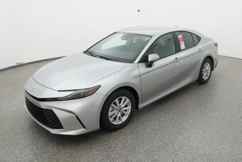 2026 Toyota Camry LE photo 1