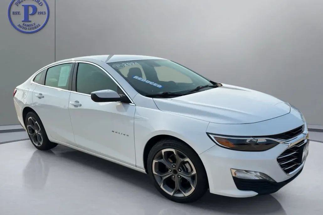 2024 Chevrolet Malibu 1LT photo 1