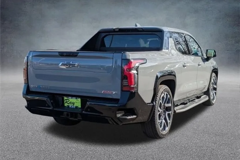 2025 Chevrolet Silverado EV RST photo 1