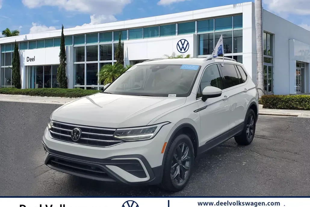 2022 Volkswagen Tiguan SE photo 1