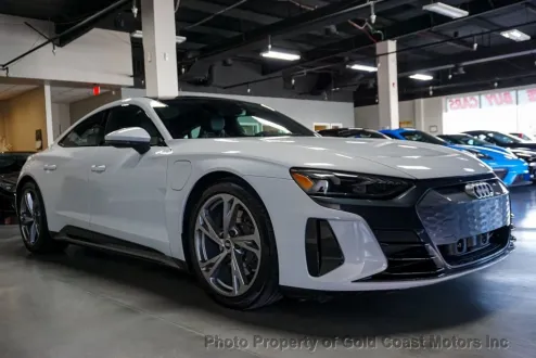 2022 Audi e-tron GT Premium Plus photo 2