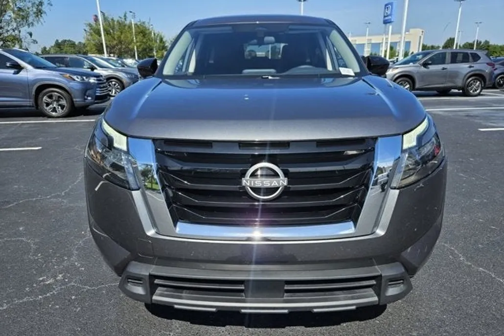 2023 Nissan Pathfinder S photo 1