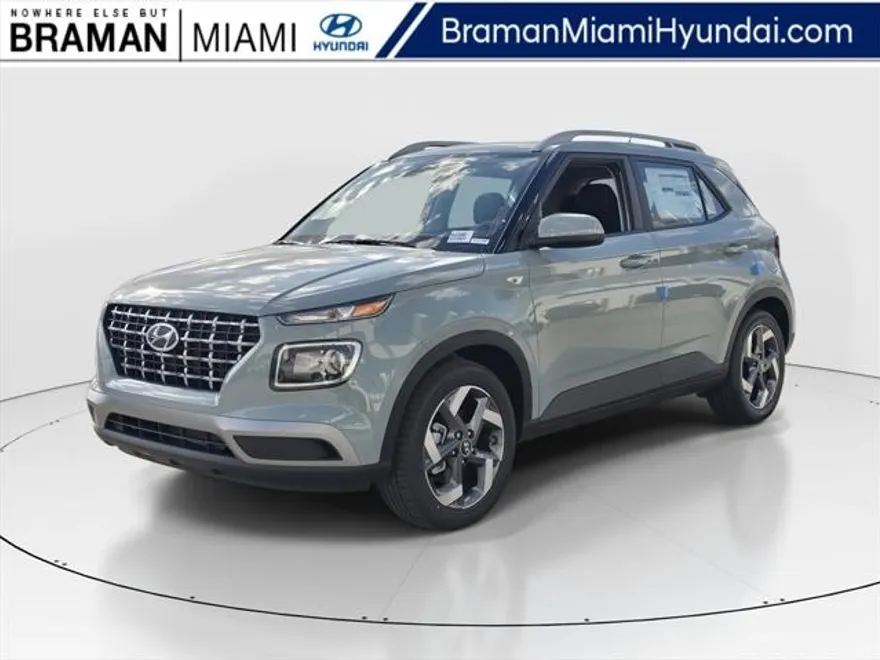 2025 Hyundai Venue SEL photo 1
