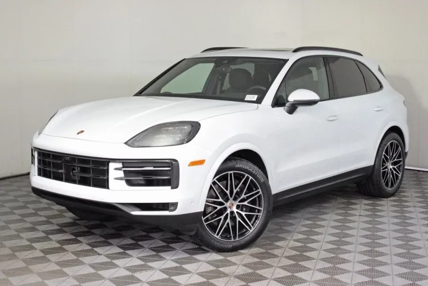 2025 Porsche Cayenne Base photo 1