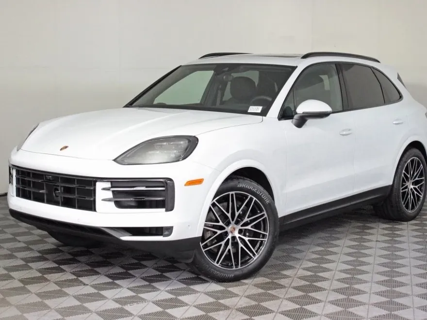 2025 Porsche Cayenne Base photo 1