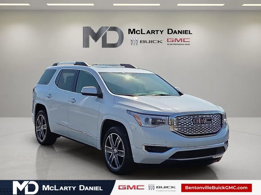 2017 Gmc Acadia Denali photo 1