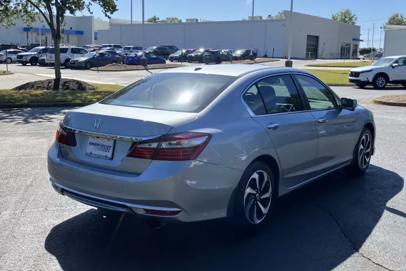 2017 Honda Accord EX-L photo 1