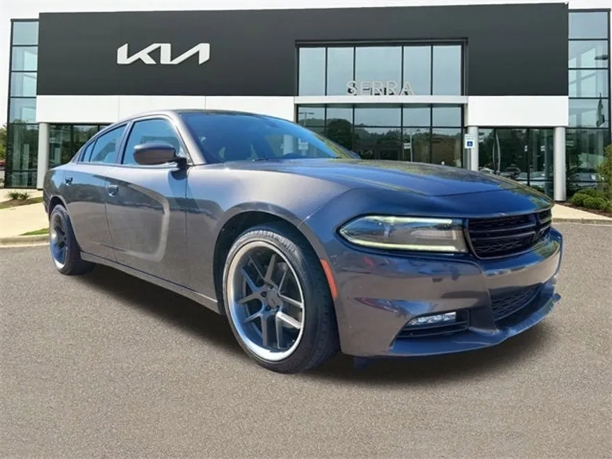 2016 Dodge Charger SXT photo 1