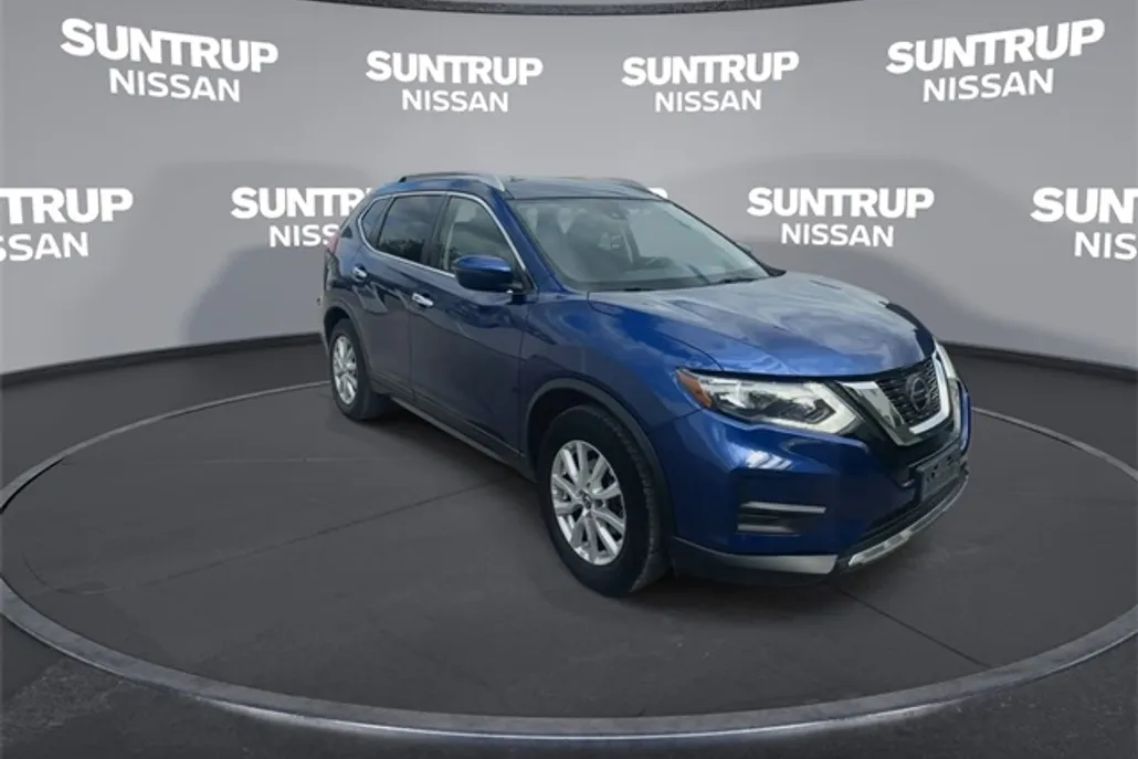 2019 Nissan Rogue SV photo 1
