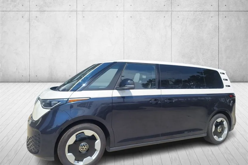 2025 Volkswagen ID. Buzz Pro Plus photo 1