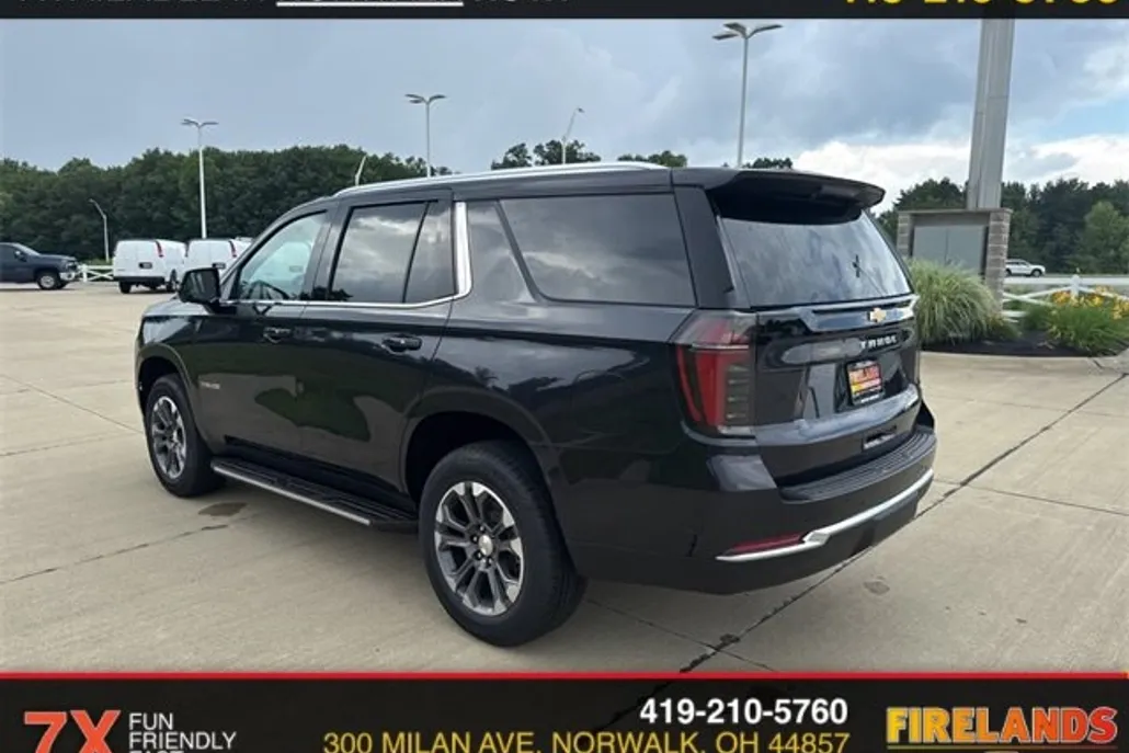 2025 Chevrolet Tahoe LS photo 1