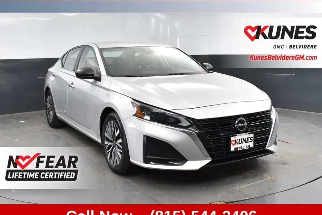 2024 Nissan Altima 2.5 SV photo 1