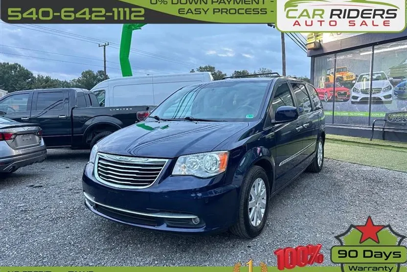 2015 Chrysler Town & Country Touring photo 1