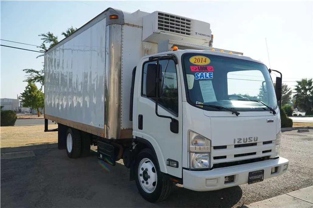 2014 Isuzu NQR/NRR photo 1