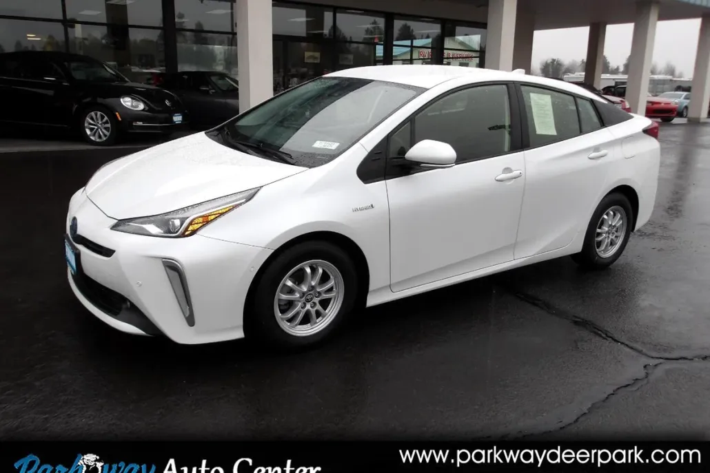 2021 Toyota Prius LE AWD-e photo 1