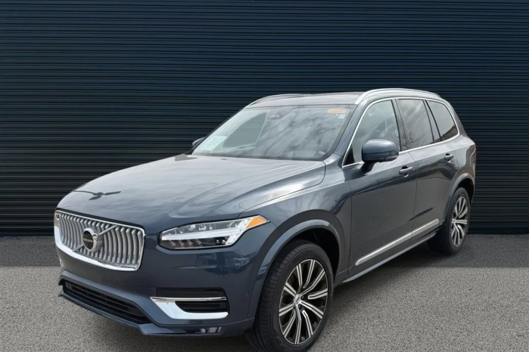 2025 Volvo XC90 Plus photo 1