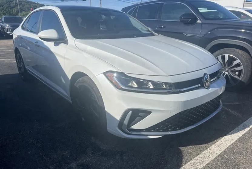 2025 Volkswagen Jetta 1.5T SE photo 1