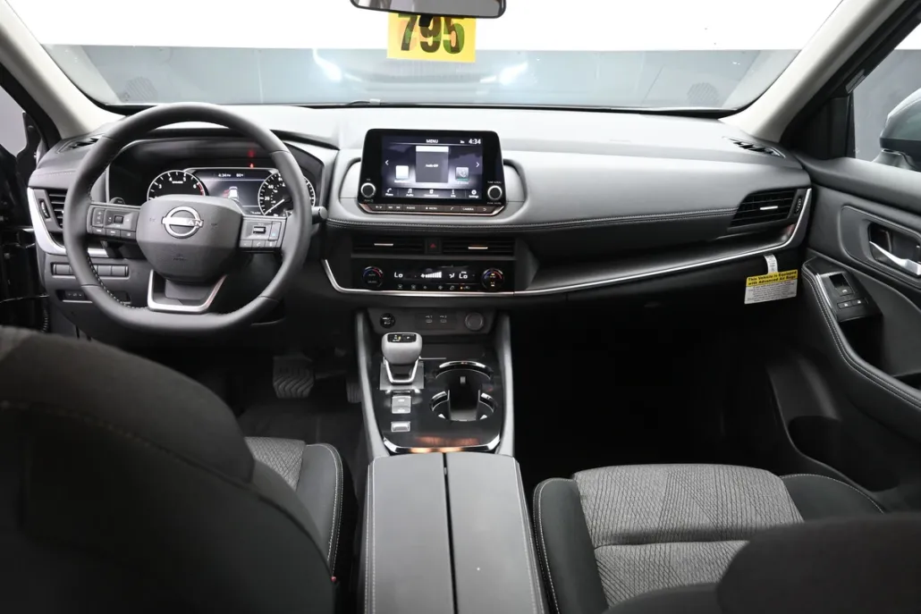 2026 Nissan Rogue SV photo 1