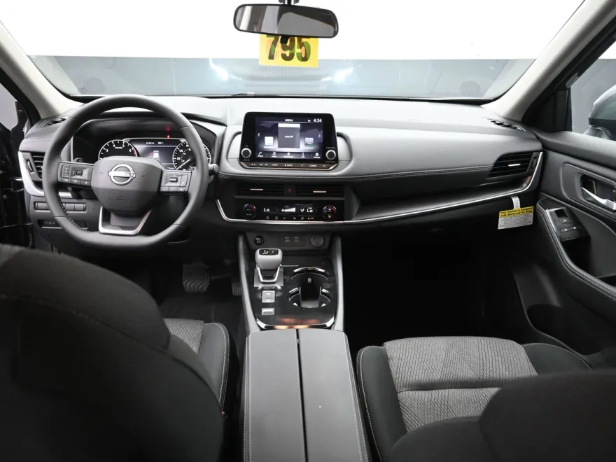 2026 Nissan Rogue SV photo 1