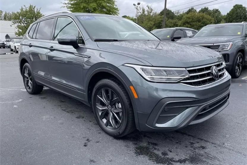 2024 Volkswagen Tiguan SE Wolfsburg Edition photo 1