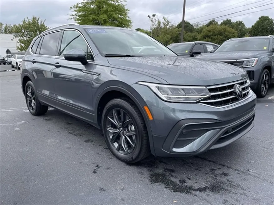 2024 Volkswagen Tiguan SE Wolfsburg Edition photo 1