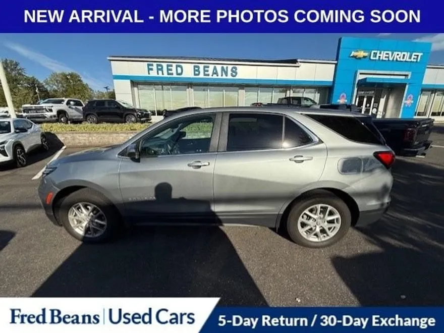 2024 Chevrolet Equinox LT photo 1