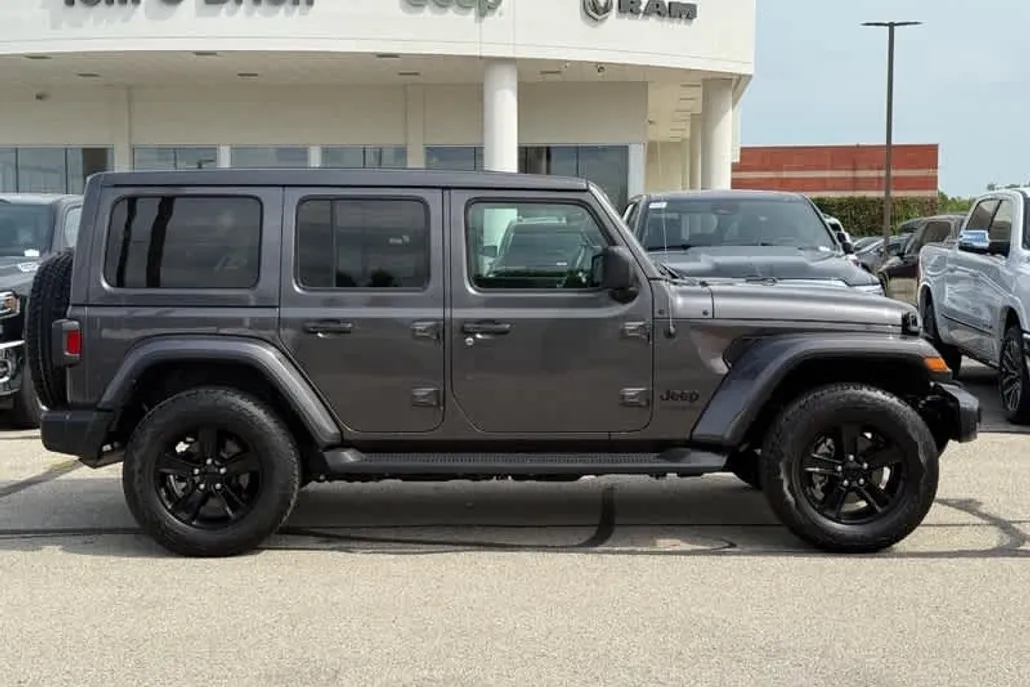 2021 Jeep Wrangler Unlimited Sahara Altitude photo 1