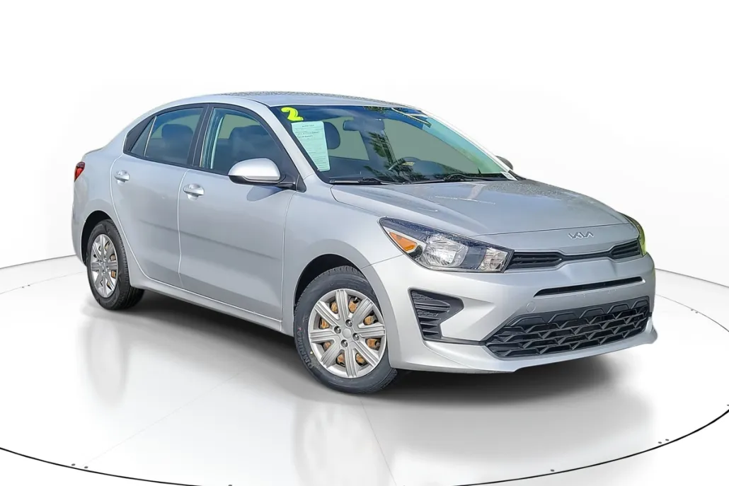 2022 Kia Rio S photo 1