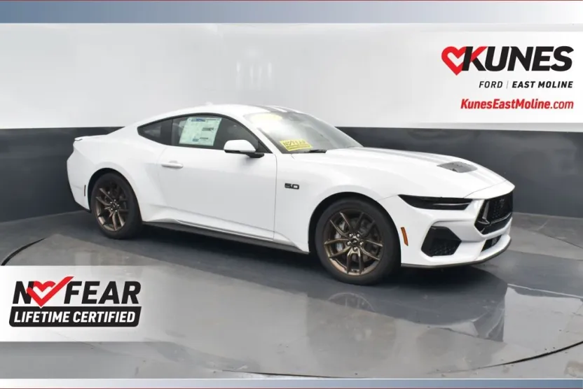 2025 Ford Mustang GT Premium photo 1