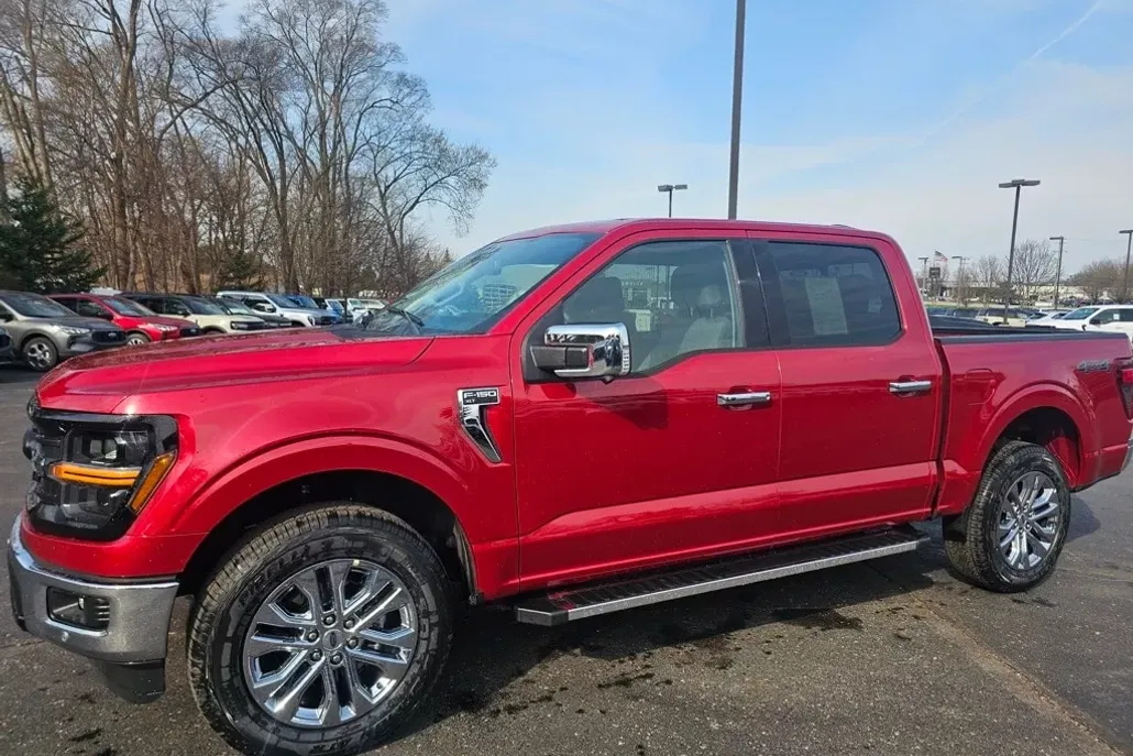 2025 Ford F-150 XLT photo 1