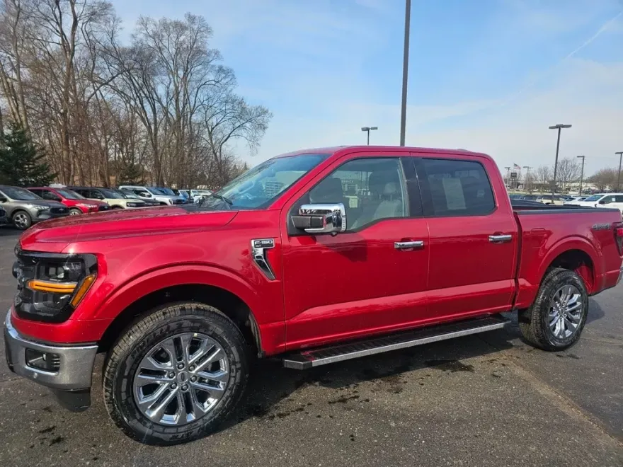 2025 Ford F-150 XLT photo 1
