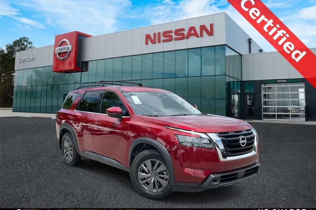 2023 Nissan Pathfinder SV photo 1