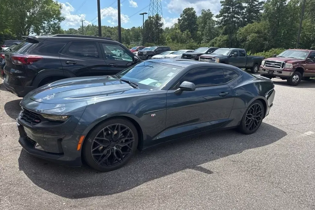 2021 Chevrolet Camaro 1LT photo 1