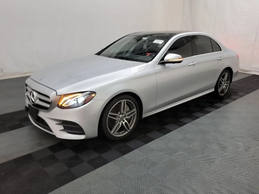 2019 Mercedes Benz E 300 4MATIC Sedan photo 1