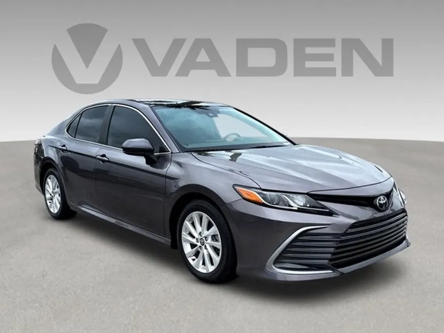 2024 Toyota Camry LE photo 1