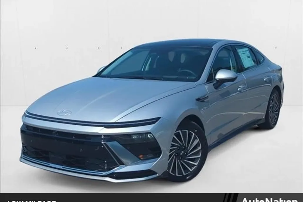 2024 Hyundai Sonata Hybrid Limited photo 1