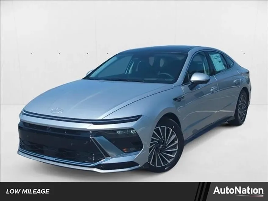 2024 Hyundai Sonata Hybrid Limited photo 1